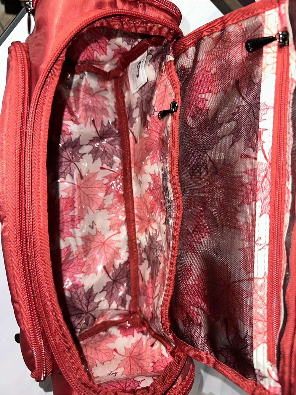 Lug Trolley Cosmetic Travel bag - Rosewood Red - New! - Picture 11 of 13